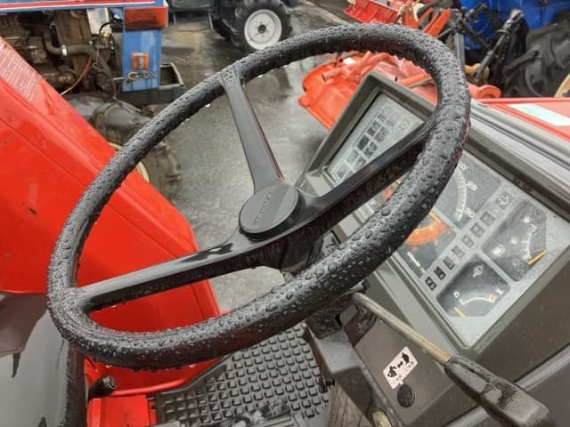 Tractor — Auction (lot 8461-2006)