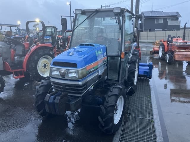 Tractor — Auction (lot 8461-2009)