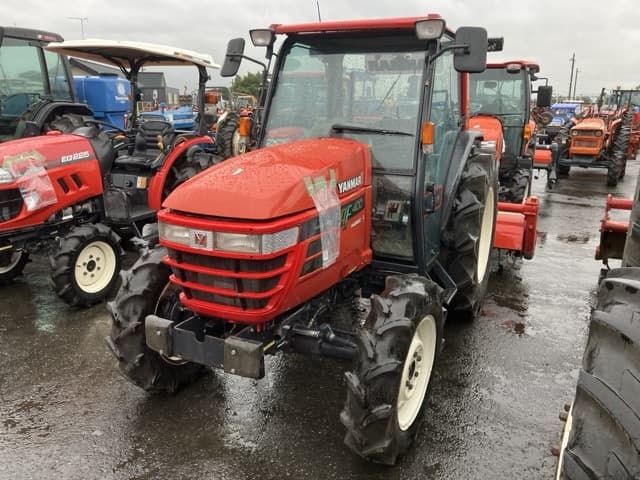 Tractor — Auction (lot 8461-2011)