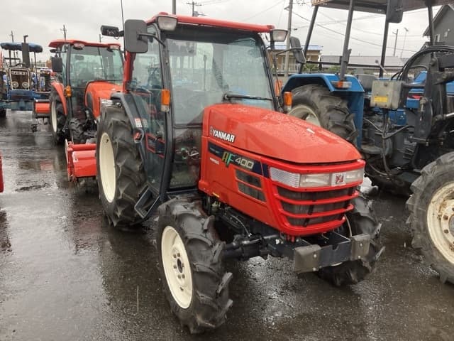 Tractor — Auction (lot 8461-2011)