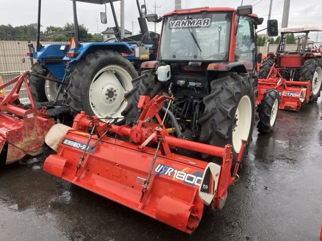 Tractor — Auction (lot 8461-2011)