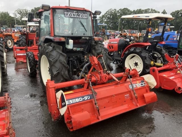 Tractor — Auction (lot 8461-2011)