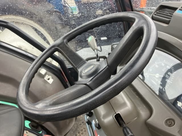 Tractor — Auction (lot 8461-2011)