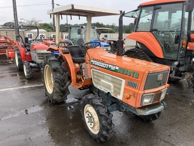 Tractor — Auction (lot 8461-2013)