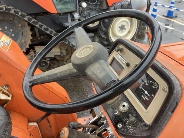 Tractor — Auction (lot 8461-2013)