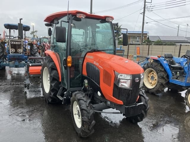 Tractor — Auction (lot 8461-2017)