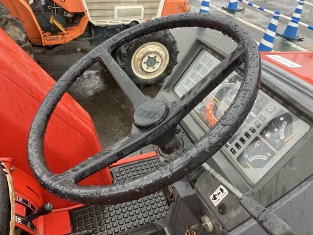 Tractor — Auction (lot 8461-2022)