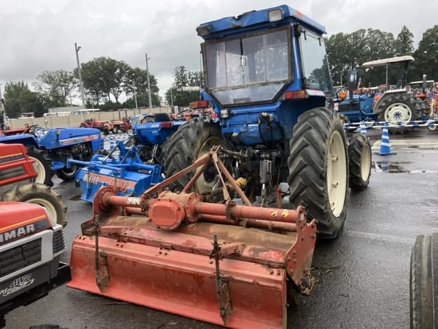 Tractor — Auction (lot 8461-2026)