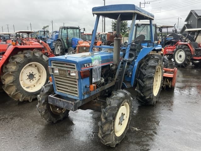 Tractor — Auction (lot 8461-2032)