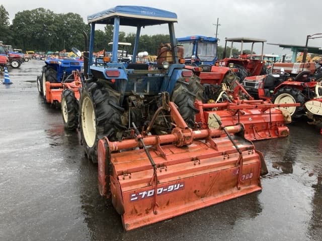 Tractor — Auction (lot 8461-2032)