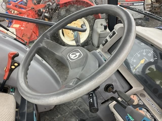 Tractor — Auction (lot 8461-2033)