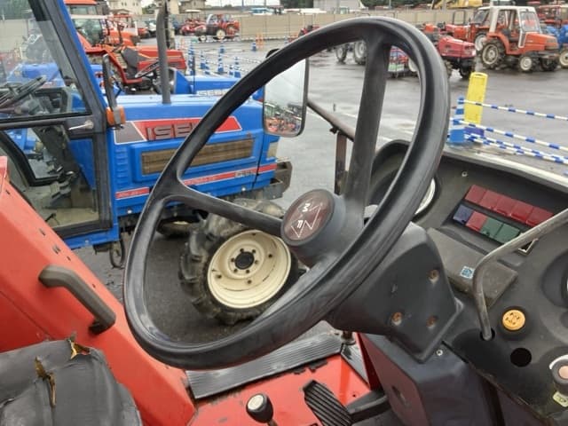 Tractor — Auction (lot 8461-2040)