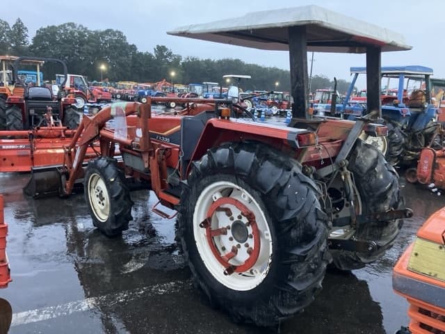 Tractor — Auction (lot 8461-2042)