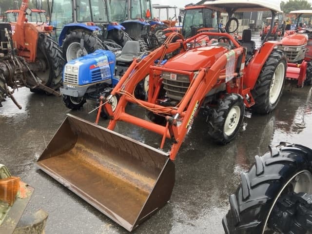 Tractor — Auction (lot 8461-2048)