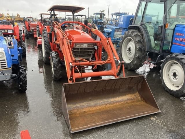 Tractor — Auction (lot 8461-2048)
