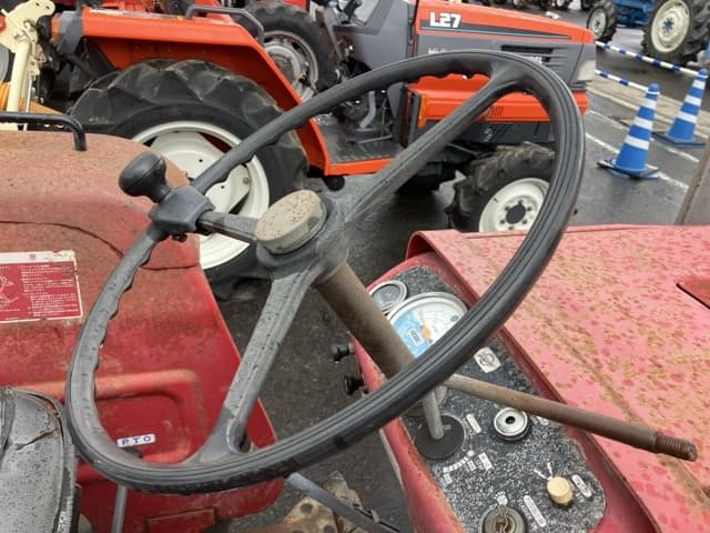 Tractor — Auction (lot 8461-2054)