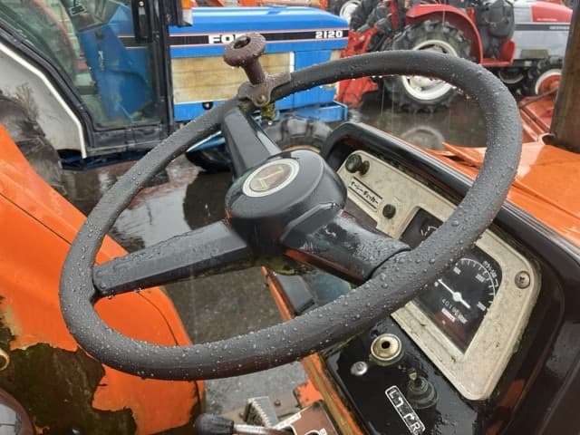 Tractor — Auction (lot 8461-2061)