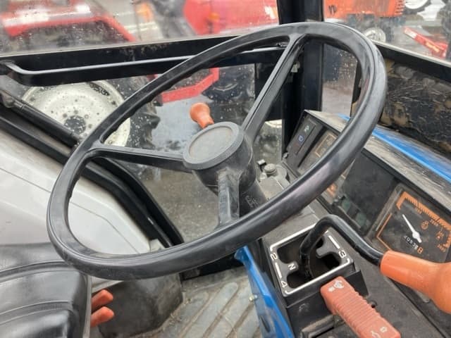 Tractor — Auction (lot 8461-2067)