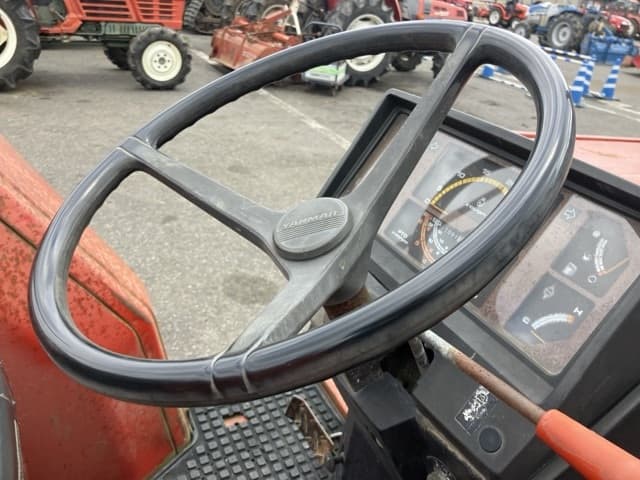 Tractor — Auction (lot 8461-2072)