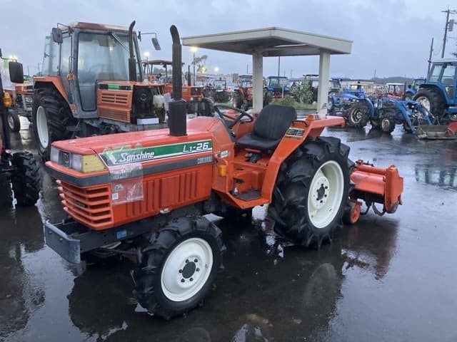 Tractor — Auction (lot 8461-2073)