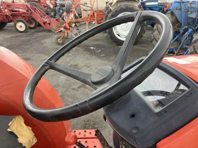Tractor — Auction (lot 8461-2075)