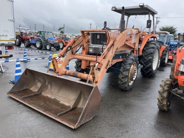 Tractor — Auction (lot 8461-2076)