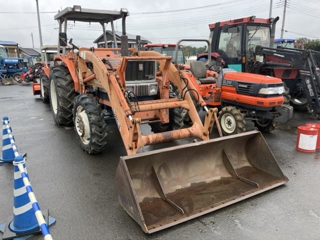 Tractor — Auction (lot 8461-2076)