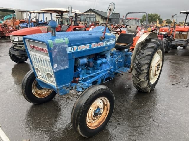Tractor — Auction (lot 8461-2077)