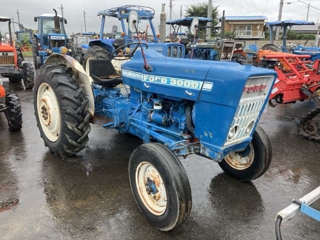 Tractor — Auction (lot 8461-2077)
