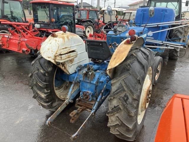 Tractor — Auction (lot 8461-2077)