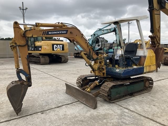 MINI EXCAVATOR — Auction (lot 8461-210)