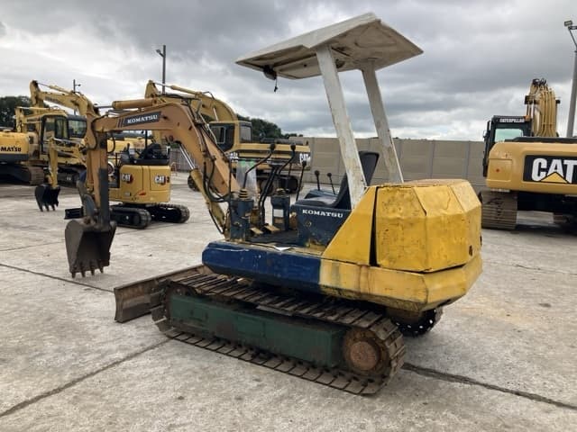 MINI EXCAVATOR — Auction (lot 8461-210)