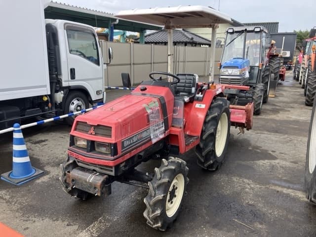 Tractor — Auction (lot 8461-2116)