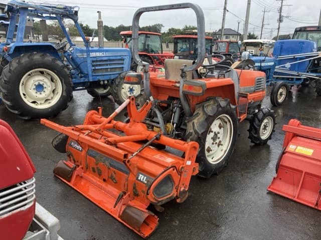 Tractor — Auction (lot 8461-2117)