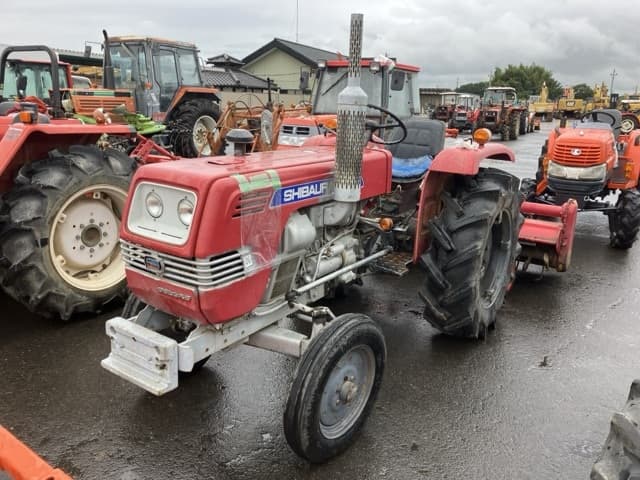 Tractor — Auction (lot 8461-2121)