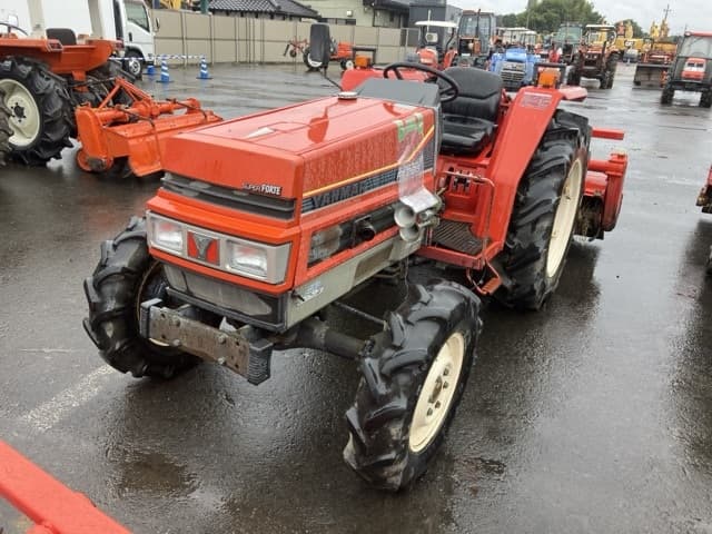 Tractor — Auction (lot 8461-2122)