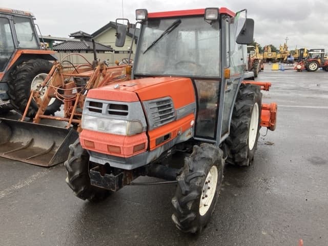 Tractor — Auction (lot 8461-2123)