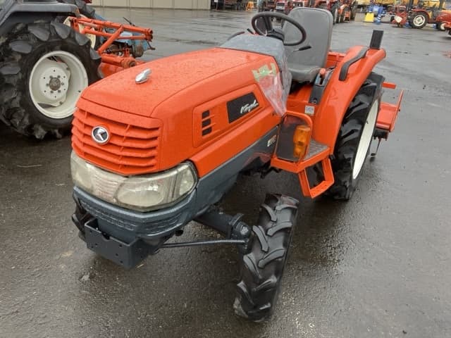 Tractor — Auction (lot 8461-2125)