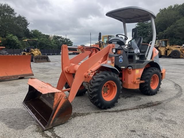 MINI WHEEL LOADER — Auction (lot 8461-213)
