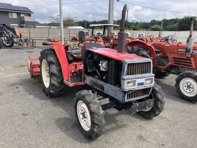 Tractor — Auction (lot 8461-2132)