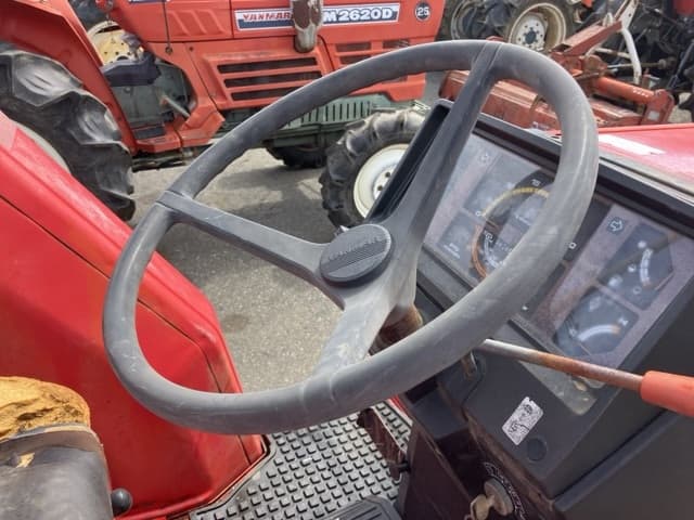 Tractor — Auction (lot 8461-2132)