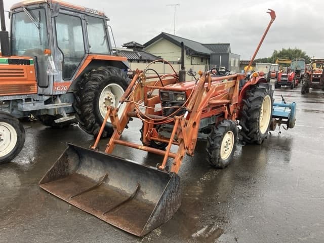 Tractor — Auction (lot 8461-2135)