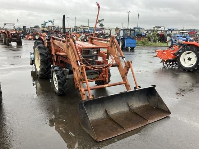 Tractor — Auction (lot 8461-2135)