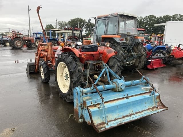 Tractor — Auction (lot 8461-2135)