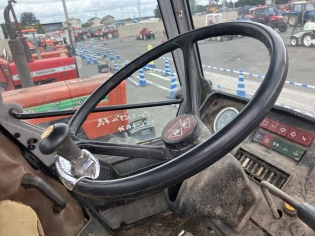 Tractor — Auction (lot 8461-2136)