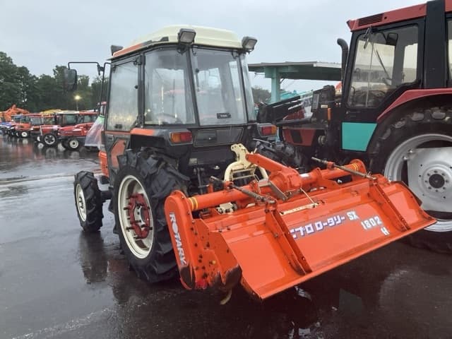 Tractor — Auction (lot 8461-2137)