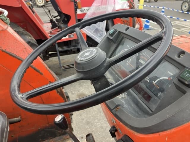 Tractor — Auction (lot 8461-2138)