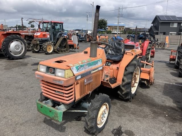 Tractor — Auction (lot 8461-2140)
