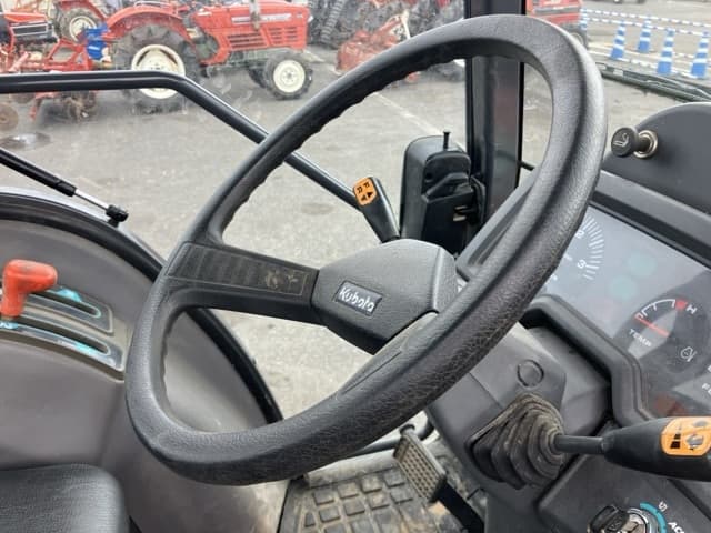 Tractor — Auction (lot 8461-2142)