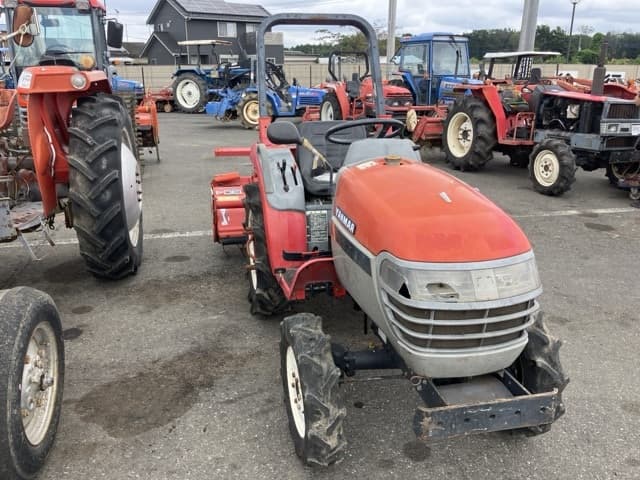 Tractor — Auction (lot 8461-2151)